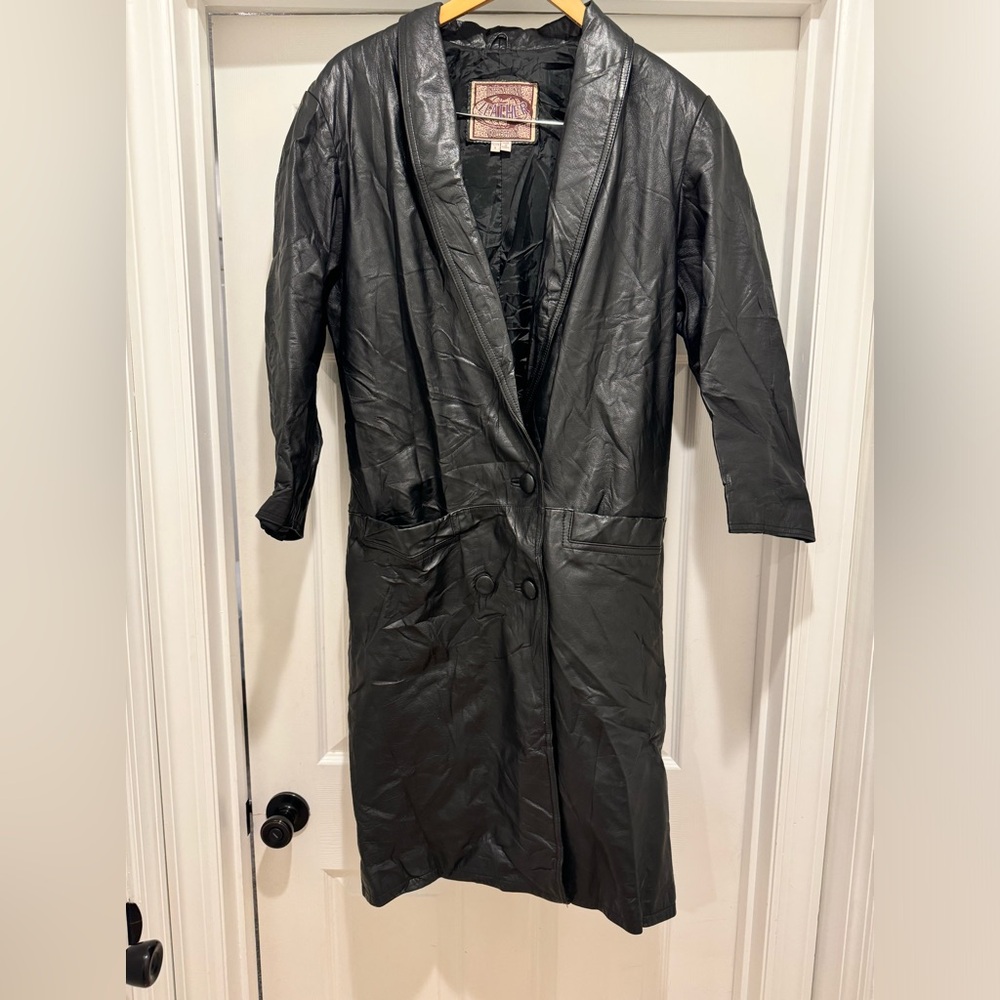 Vintage international leather 100%leather small petite long coat shoulder pads